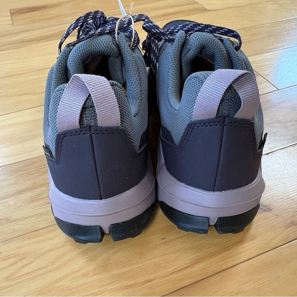 Adidas Terrex AX4 Gore-Tex Hiking Shoes Womens Sz 8 Gray Low Top
